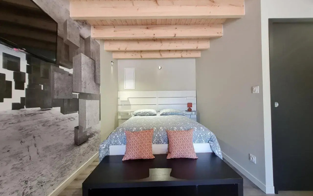 Gîte Rochetrejoux, 1 pièce, 4 personnes - FR-1-426-479