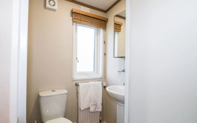 Chichester Lakeside Holiday Park