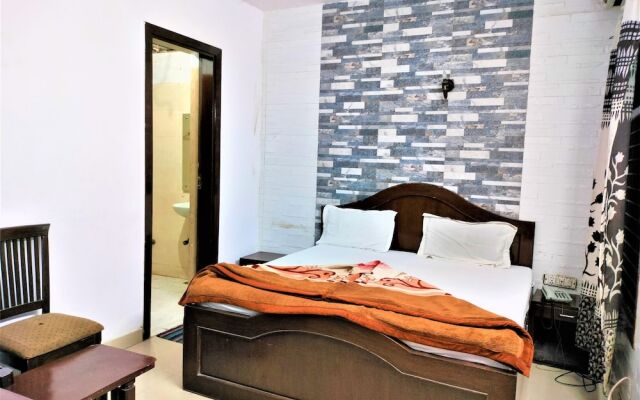 Hotel White Palace Nizamuddin Railway St