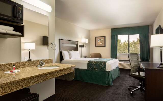 Travelodge by Wyndham Santa Teresa