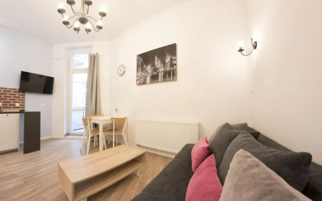 Rister Apartments