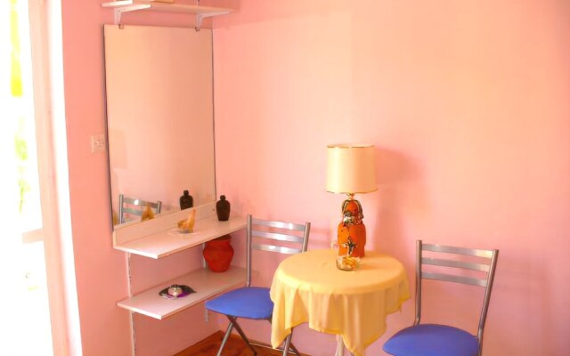 Apartment and Rooms Katica