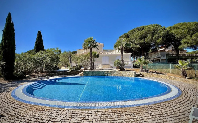 Quarteira Premium Villa by Homing