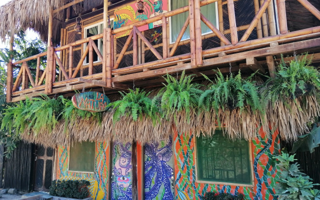 La Natura Hostel & Pool