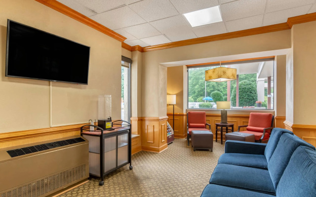 Comfort Inn Petersburg Fort Lee Area