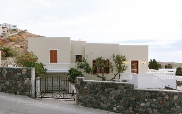Kaminia Holiday Homes