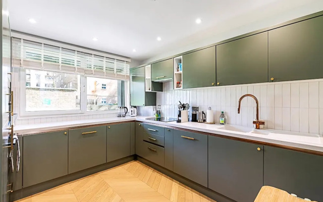 Stylish Islington Garden Flat Sleeps Four