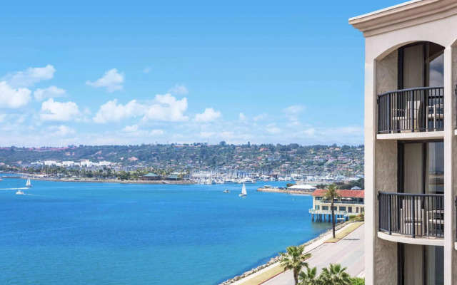 Hilton San Diego Airport/Harbor Island