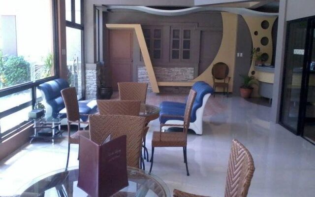 Malachi Hotel And Resort