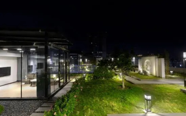 Julaier Hotel (Shantou Mixc High-speed Railway Station)