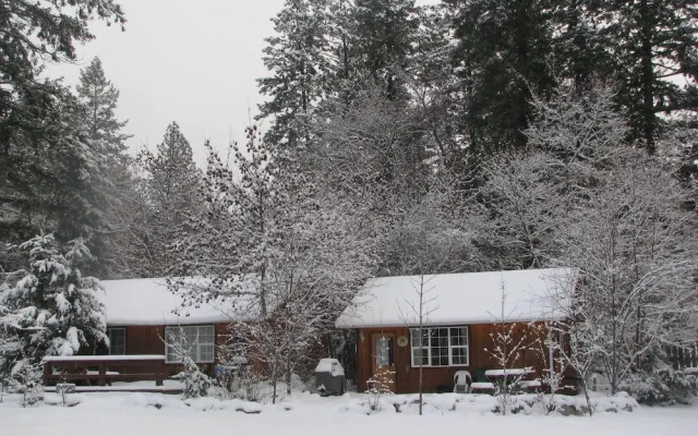 Barefoot Villas Room 4 Cedar