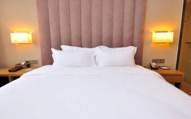ENJOY HOTELS (Guangzhou Luoxi Metro Station)