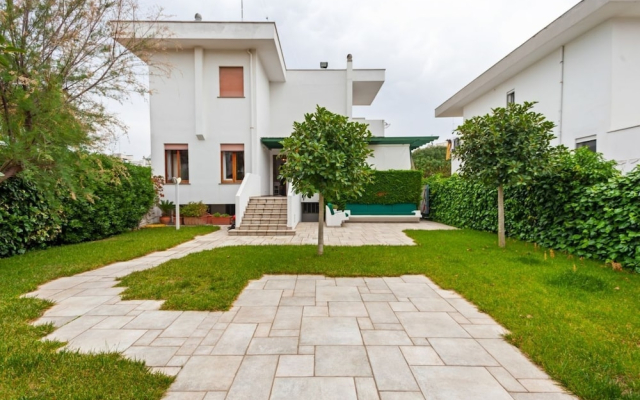 Torre a Mare Villa with Garden & Parking