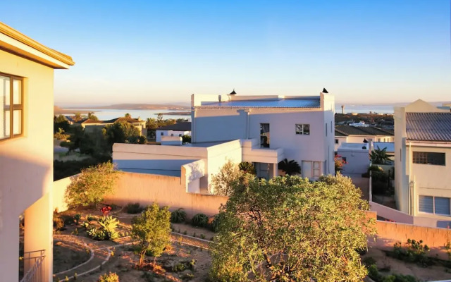 Sa-Ais, Langebaan 6-sleeper