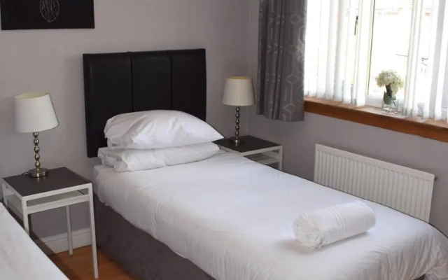 Kelpies Serviced Apartments-McKay