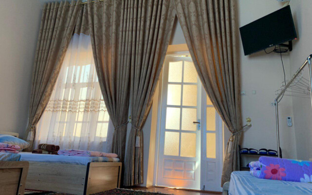 Zuxro Guesthouse