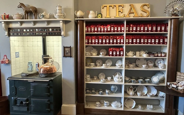 Peacocks Tearoom and Fine B&B