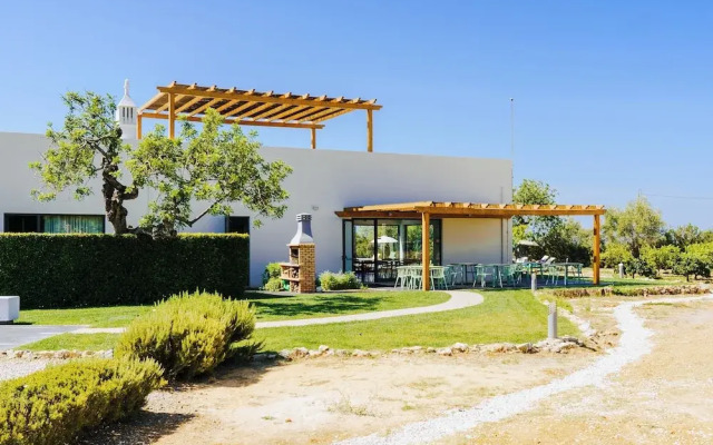 Mercedes Country House