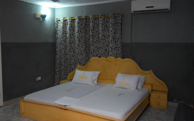 Western Palmlands Hotel
