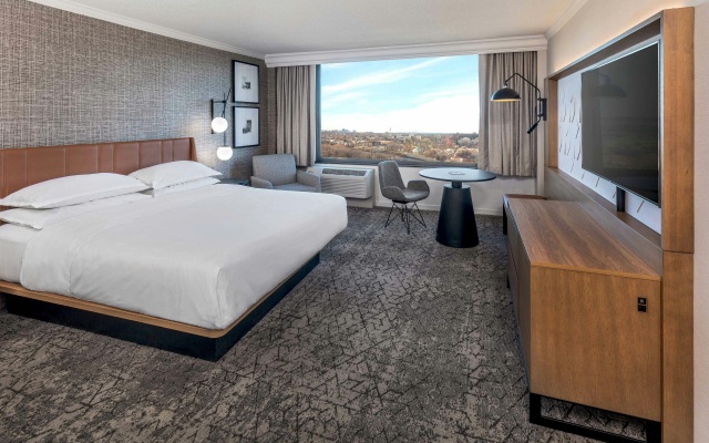 Sheraton Pentagon City Hotel - Image 4