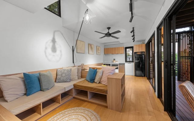 New Farm Apartment With Balcony & City Views – Guest Rooms – Brisbane