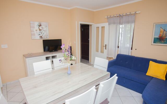 Homely Holiday Home in Seline Near Sea