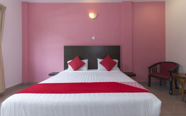 OYO 542 S2 Hotel
