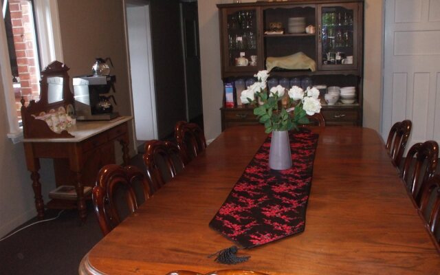 Elizabeth Court B & B