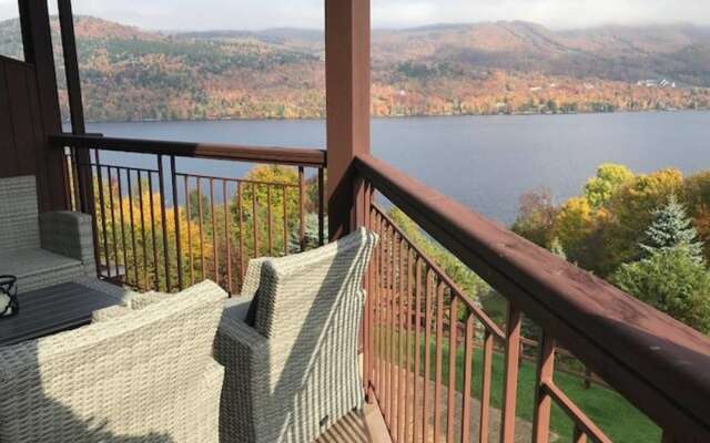 Huge 3 Bedroom Condo With a View