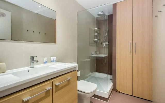 Bright and modern 4bedroom with terrace in Las Ramblas P1