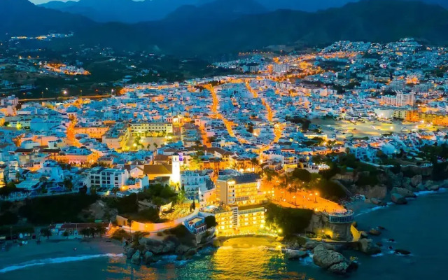 Nerja City Center Apartment