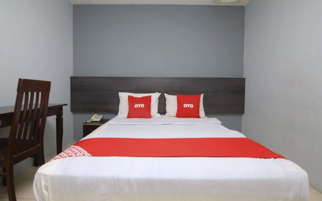 OYO 90136 Jumbo Inn