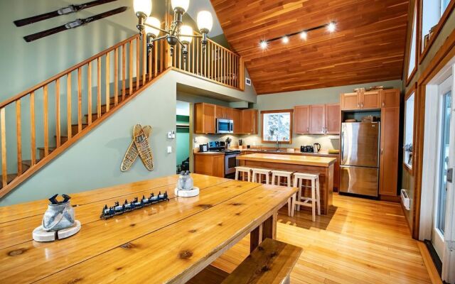 Stoke Cabin by Revelstoke Vacations
