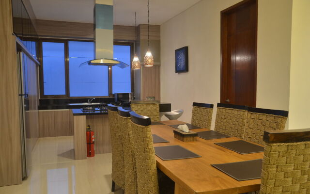 Chamomile Hill View 6BR Villa pool and movie room