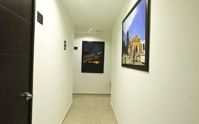 First Inn Hotel & Business