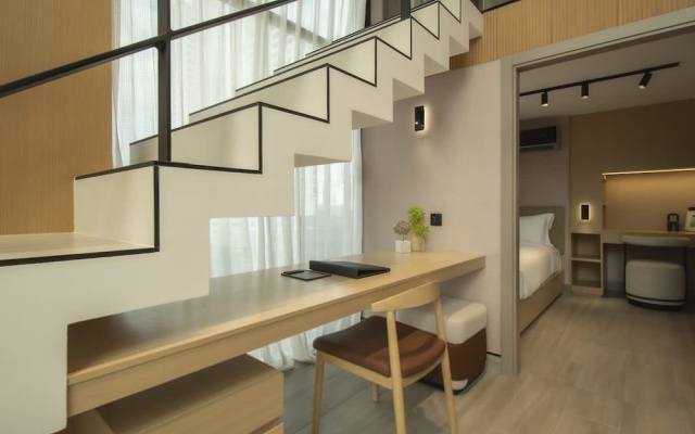Luxury 2br Apt Pool Access