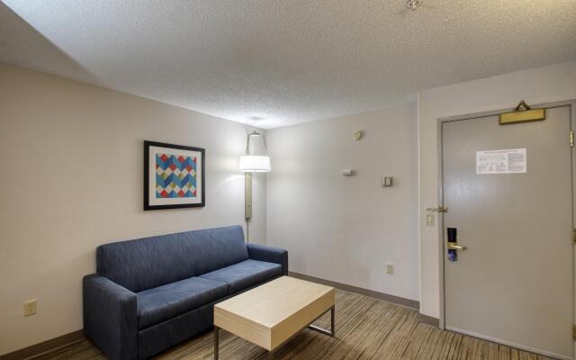 Holiday Inn Express Hotel & Suites Oshkosh by IHG