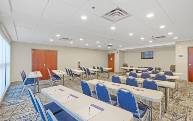 Holiday Inn Express Gulfport Beach by IHG
