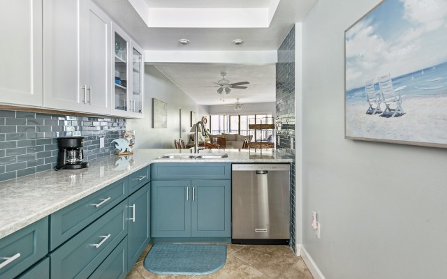 Sun Plaza West Unit 204