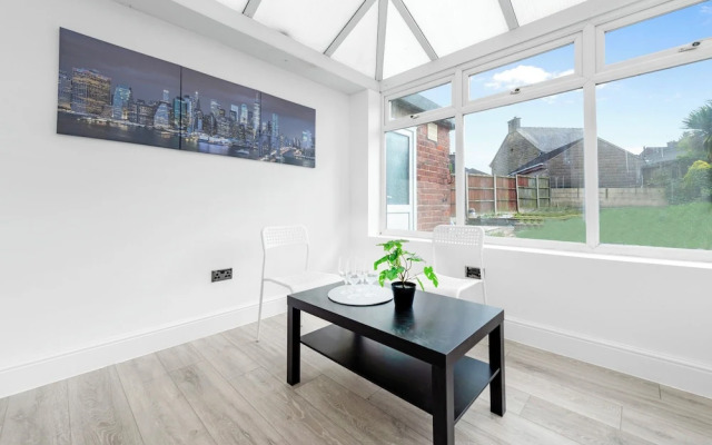 Isimi Luxurious House 4-bed in Alfreton Derby