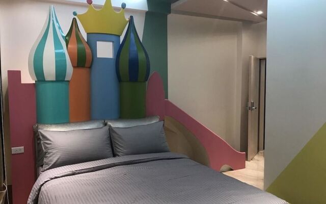 Li Chu Art Paternity B&B