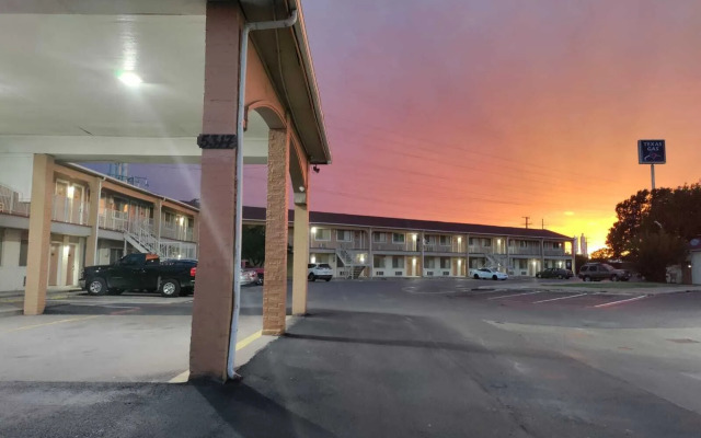 Great Western Inn & Suites - Saginaw