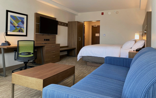 Holiday Inn Express & Suites Aurora by IHG
