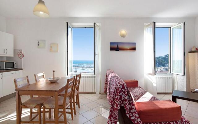 Trilocale in villa vista mare Apt 3