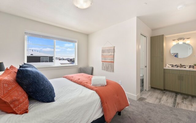 938 Jerome St Unit 2