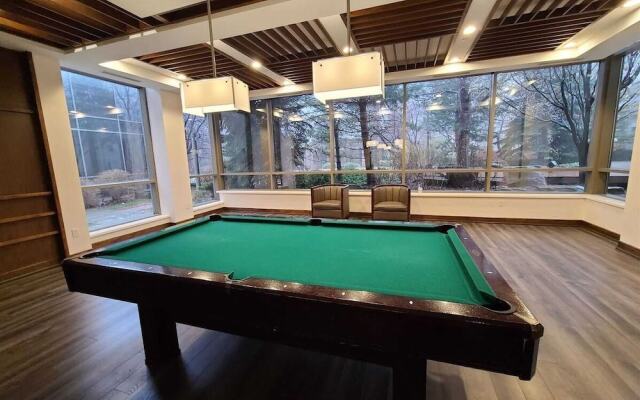 Waterfront York Blvd