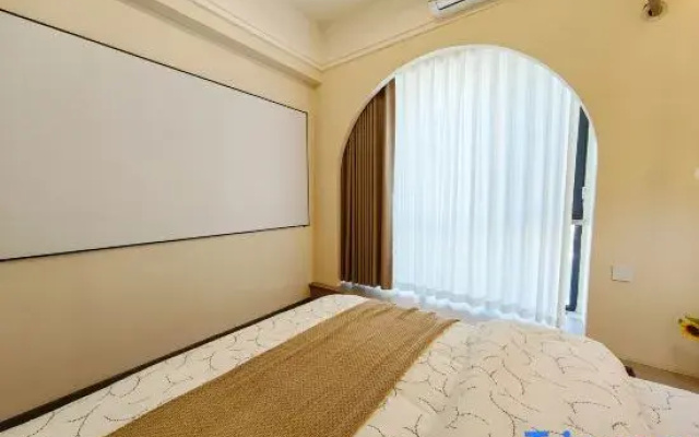 Sunshine Light Luxury Art Movie Homestay (Taiyuan Gongyuan Times City Xiayuan Subway Station)