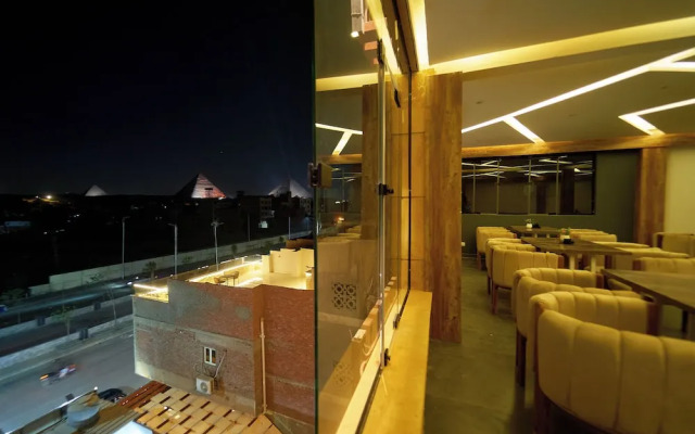 Crown Pyramids View Hotel
