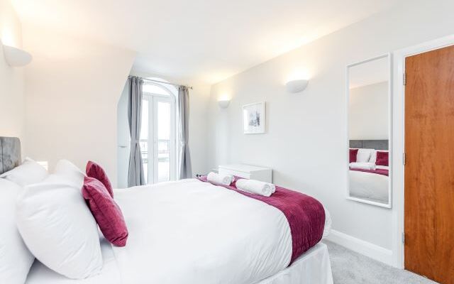 Roomspace Serviced Apartments -Thames Edge