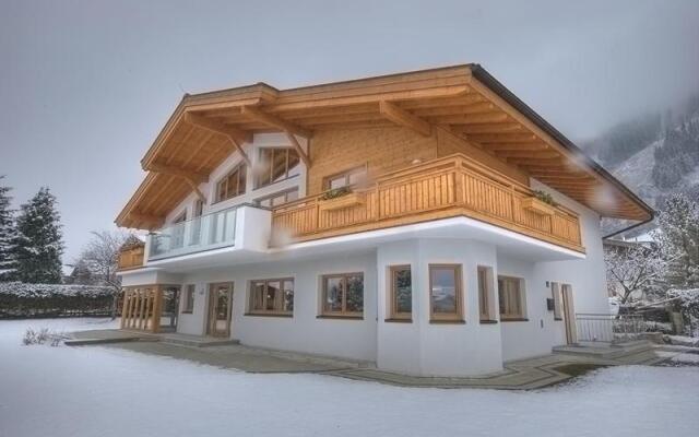 Chalet Apartment Ski and Golf by Kaprun Rentals